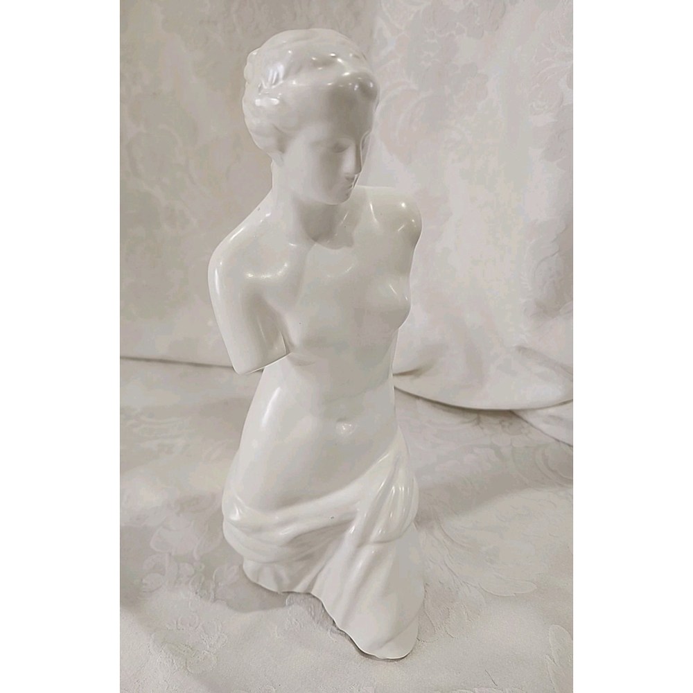 Venus De Milo Statue 10” Ancient Sculpture White Cream Colored